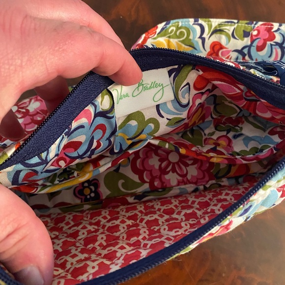 Vera Bradley Hope Garden Maggie Hobo - Retired Pattern - Picture 8 of 12